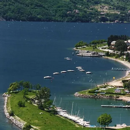 Casa Con Ampio Giardino 度假居